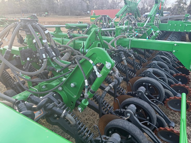 2024-john-deere-n550-image-6