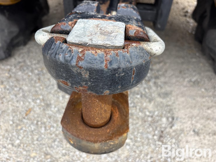 2022-jcb-8330-fasttrac-4wd-tractor-image-10