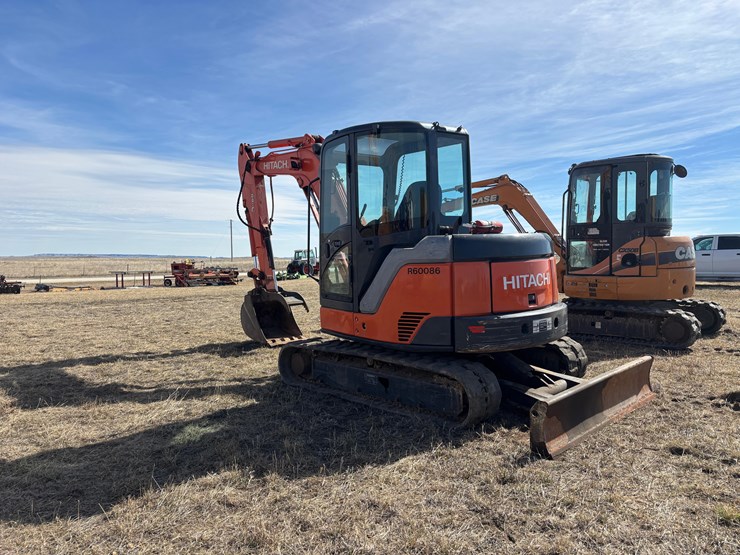 hitachi-60d-hydraulic-excavator-image-4