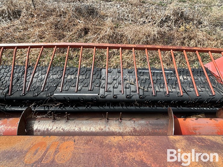 international-810-image-16