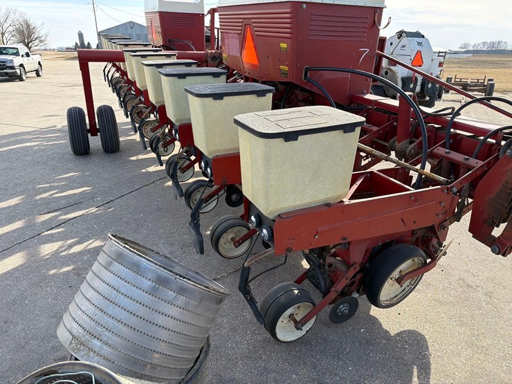 international-800-image-15