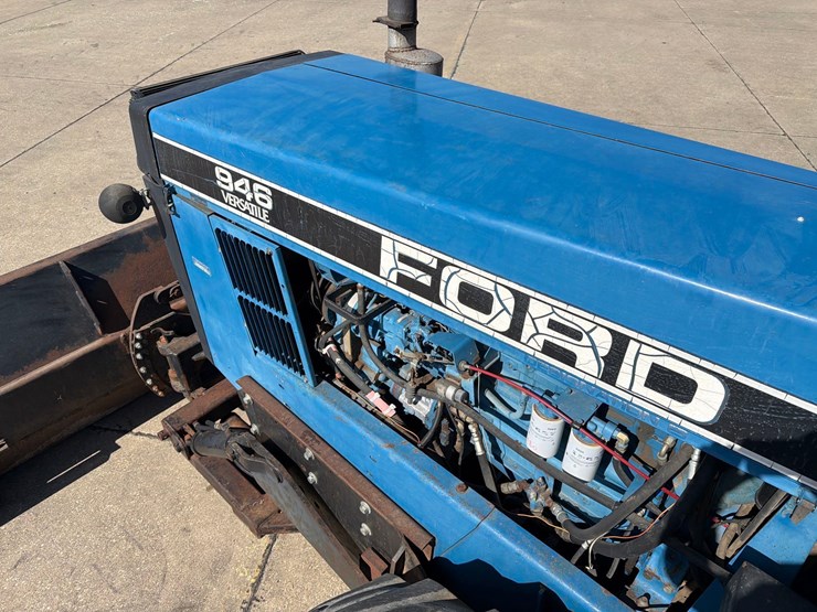 1990-versatile-946-image-42