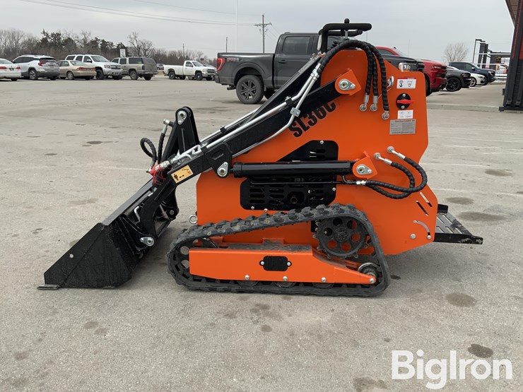 2025-massey-ferguson-730-image-8