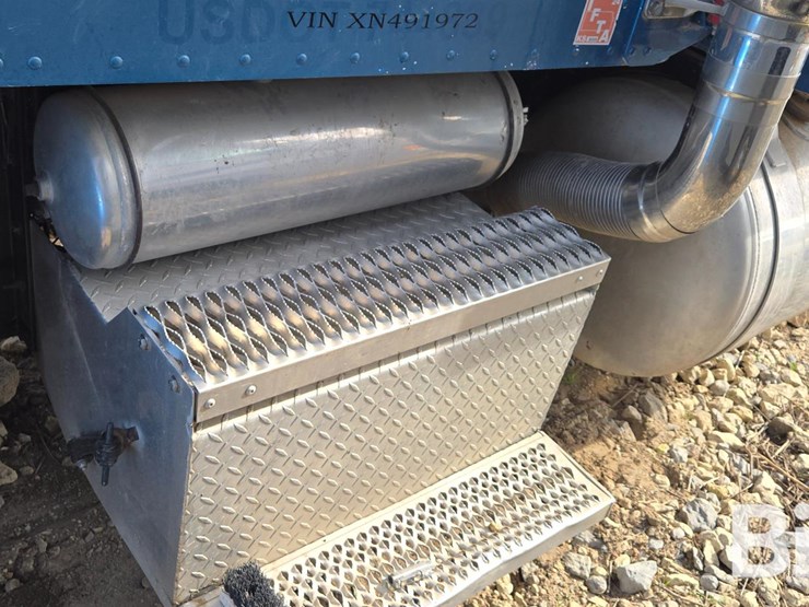 1999-peterbilt-378-image-18