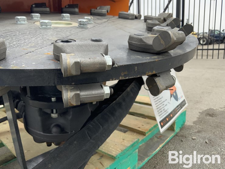 2025-massey-ferguson-730-image-18