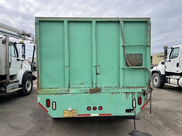 1998-freightliner-fl70-image-5