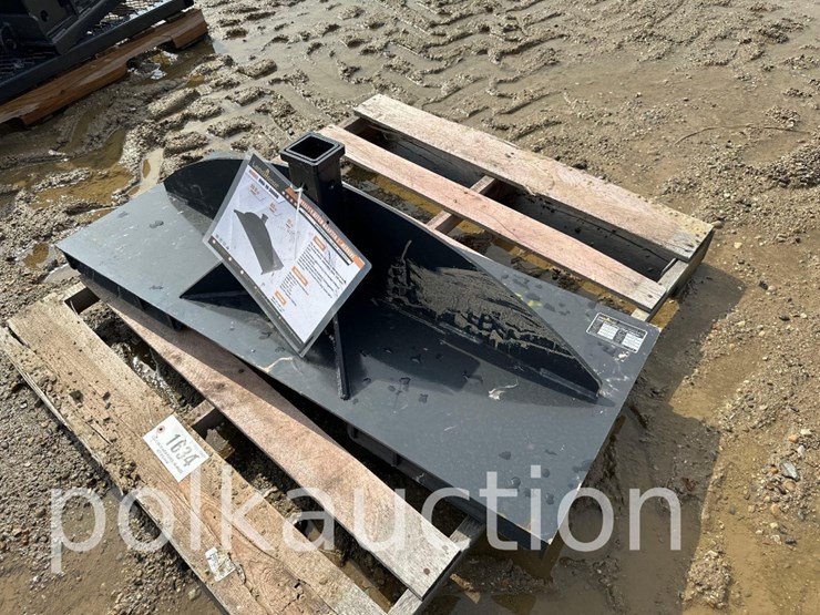 skidsteer-utility-hitch-adapter---2"-receiver-image-1