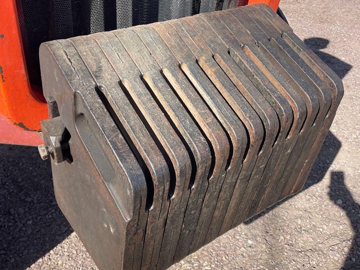 allis-chalmers-7040-2wd-tractor-image-26