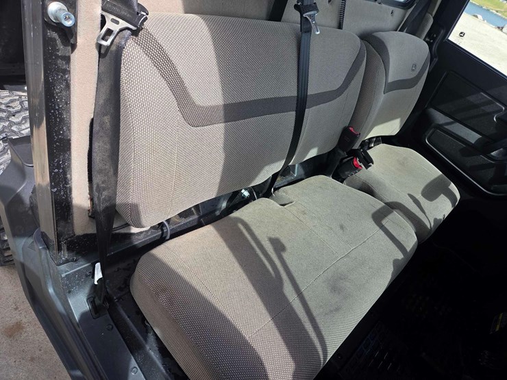 2024-john-deere-gator-image-16