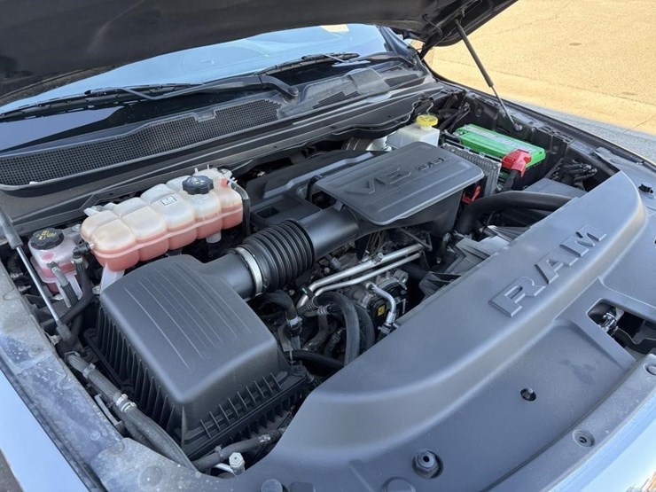 2022-ram-1500-big-horn-image-7