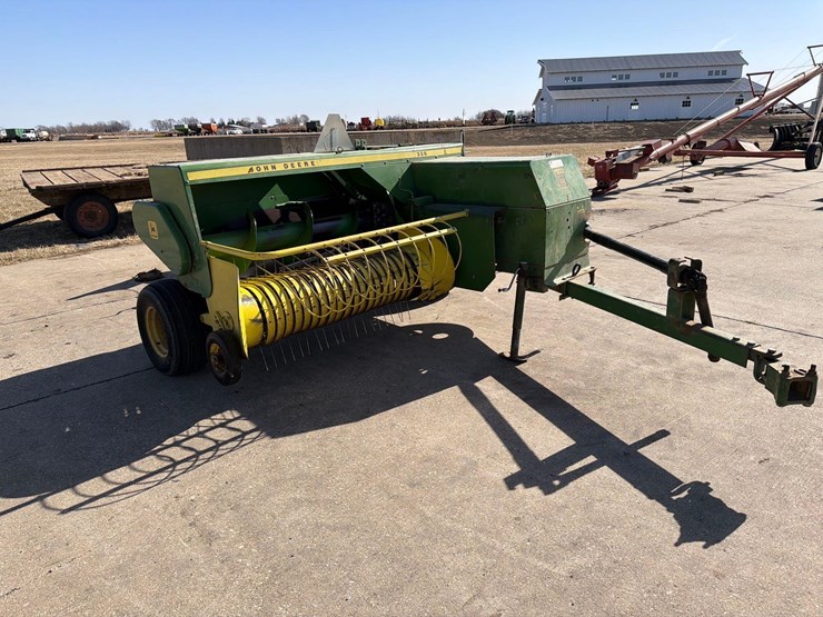 john-deere-336-image-2