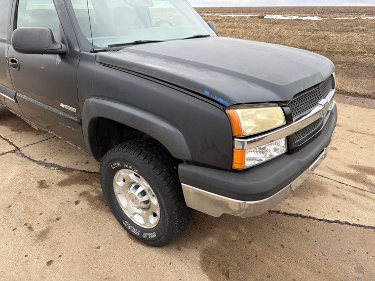 2004-chevrolet-2500-image-17