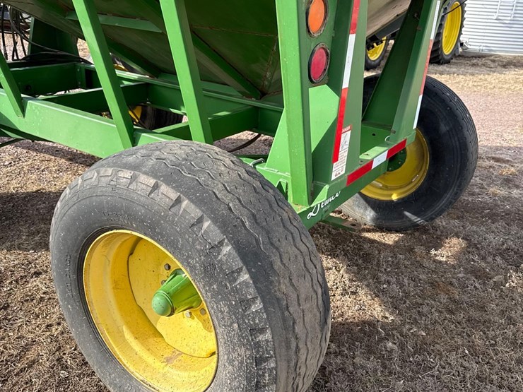 demco-365bu-gravity-wagon-w/-seed-auger-image-16