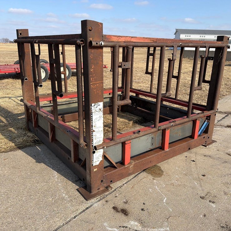 Homemade 7ft x 7ft Hay Feeder