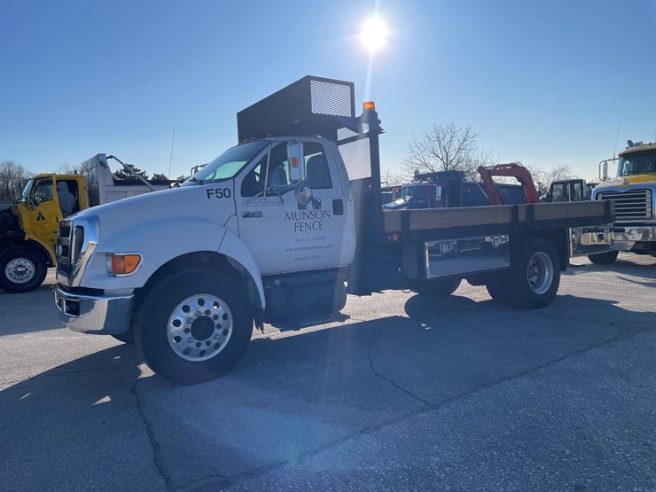2009-ford-f750-xlt-image-10