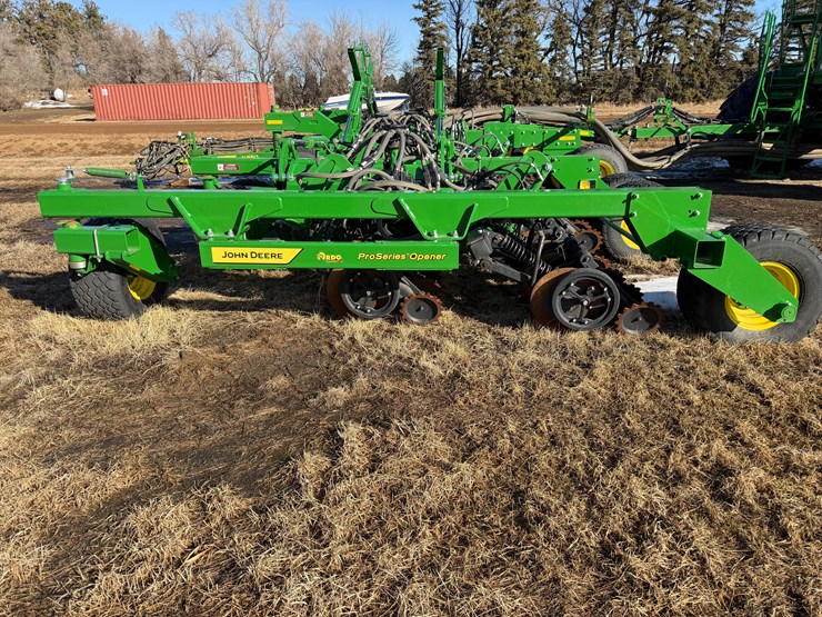 2024-john-deere-n550-image-13