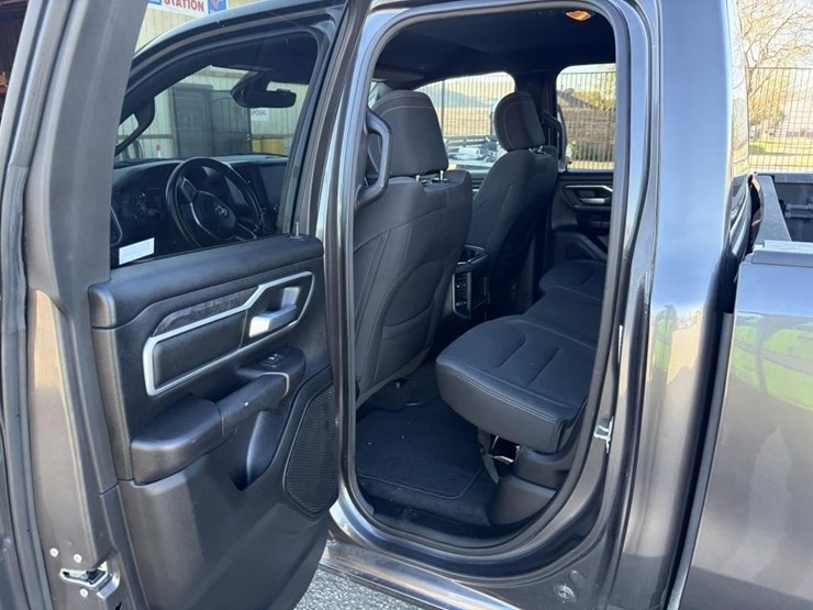 2022-ram-1500-big-horn-image-11