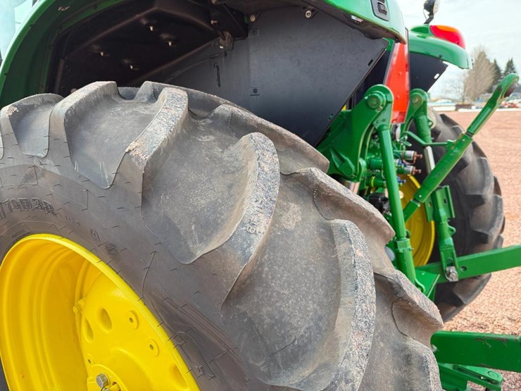 john-deere-6140m-image-8