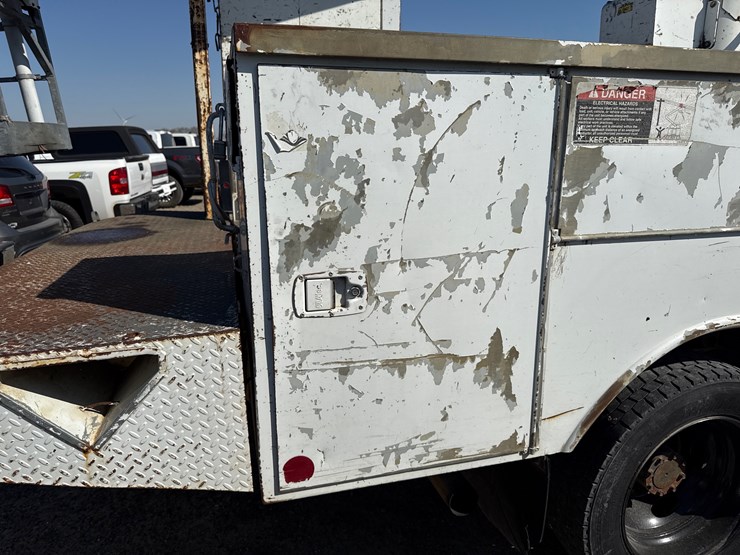 2007-ford-f550-image-28