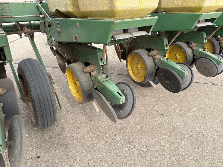 john-deere-7000-image-7