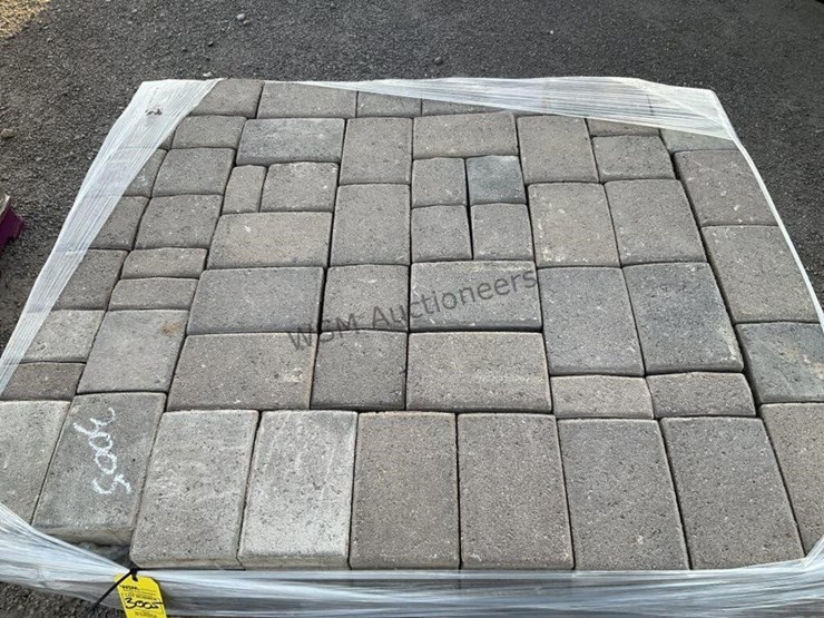 pallet-of-stone-pavers-image-3