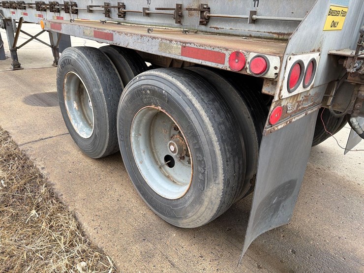1999-bulkliner-36ft-semi-feed-trailer-image-25