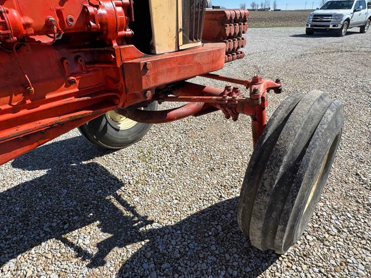 case-1030-comfort-king-tractor,-diesel,-wide-front,-18.4-34-tires,-5-front-weights,-2-remotes,-3pt.,-image-19