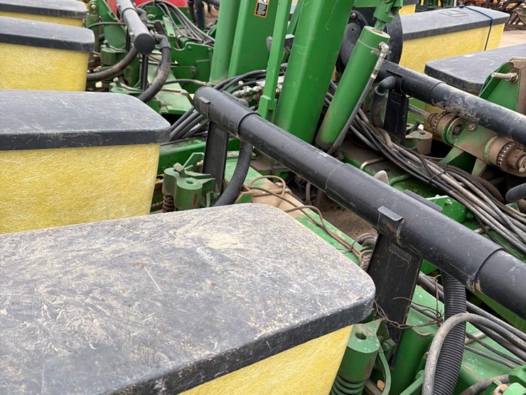 john-deere-1760-image-37