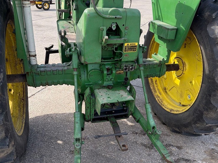 john-deere-3010-image-7