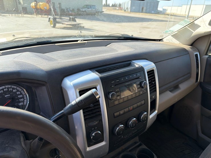 2011-dodge-ram-2500-image-43