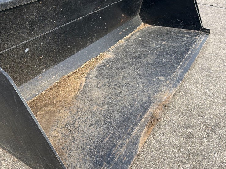 2016-deere-244k-image-26