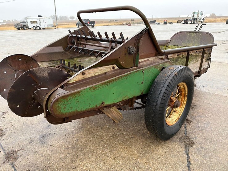 john-deere-10ft-manure-spreader-image-13