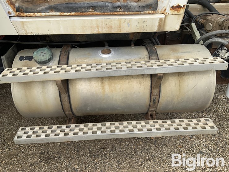 1985-ford-ltl9000-image-18