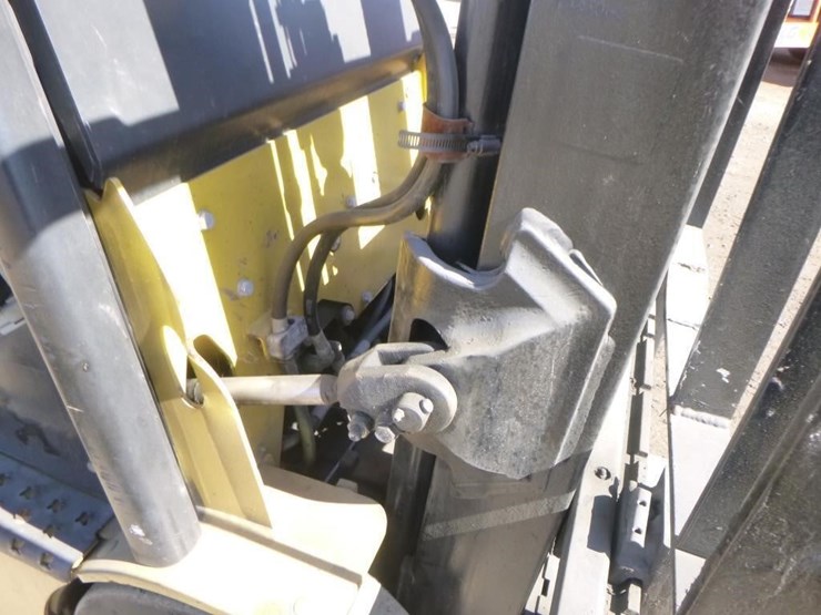 yale-glc30-forklift-image-12