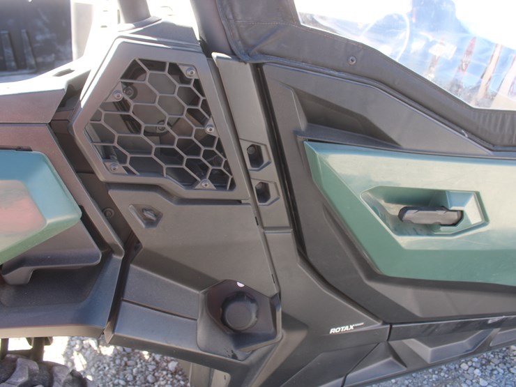 #1079-•-2022-can-am-commander-1000-with-cab-image-41