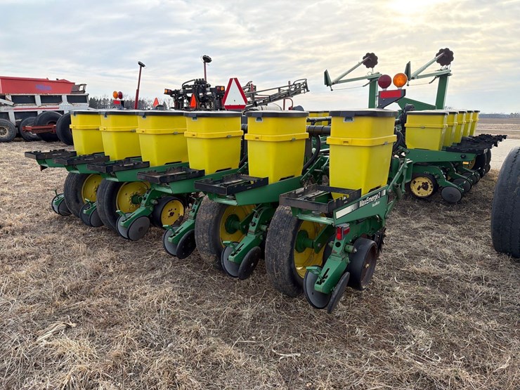 1994-john-deere-7200-image-3