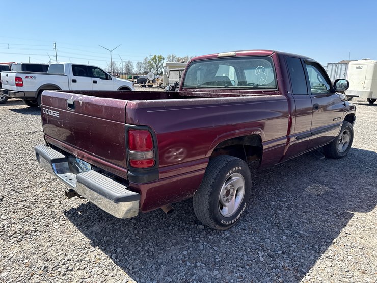 2001-dodge-ram-1500-image-3