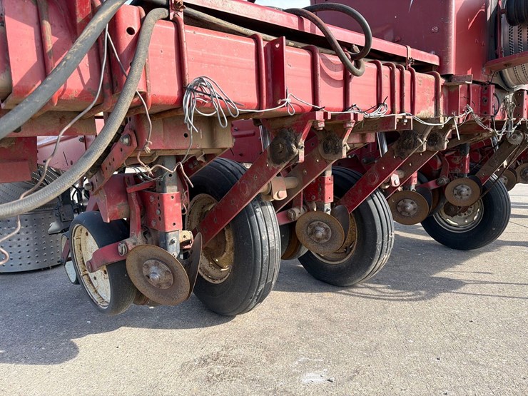 international-800-image-33