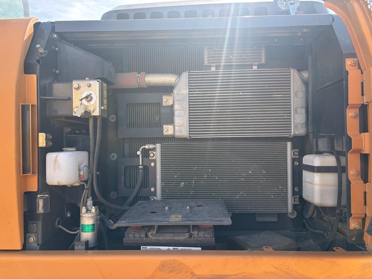 2013-case-cx210c-image-4