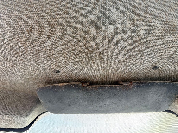 2016-deere-244k-image-46