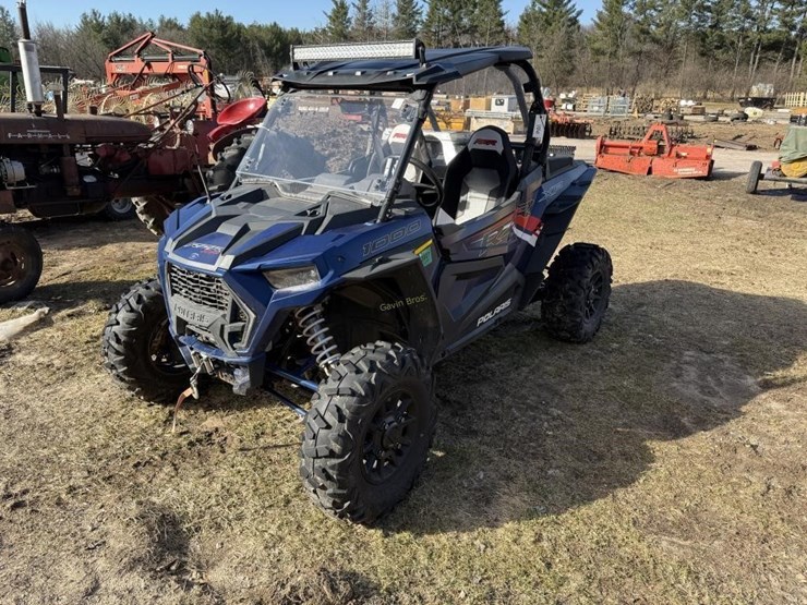 2021-polaris-rzr-1000-utv-premium-image-1