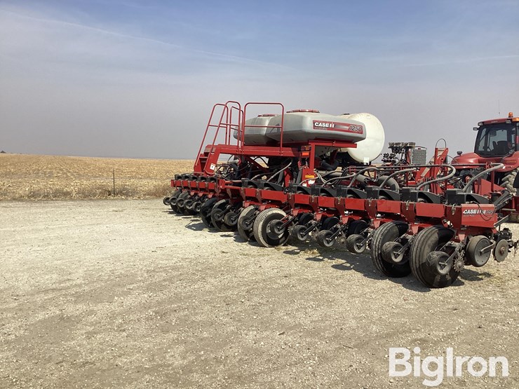 2014-case-ih-1250-image-5