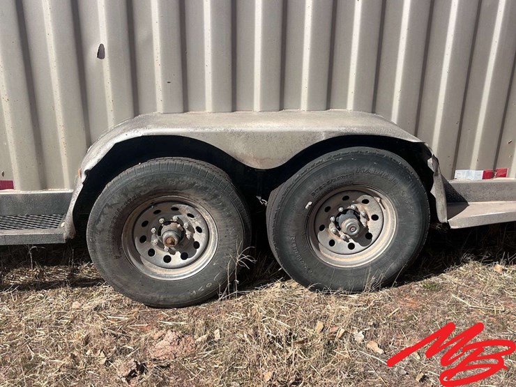 2009-titan-trailer-image-6