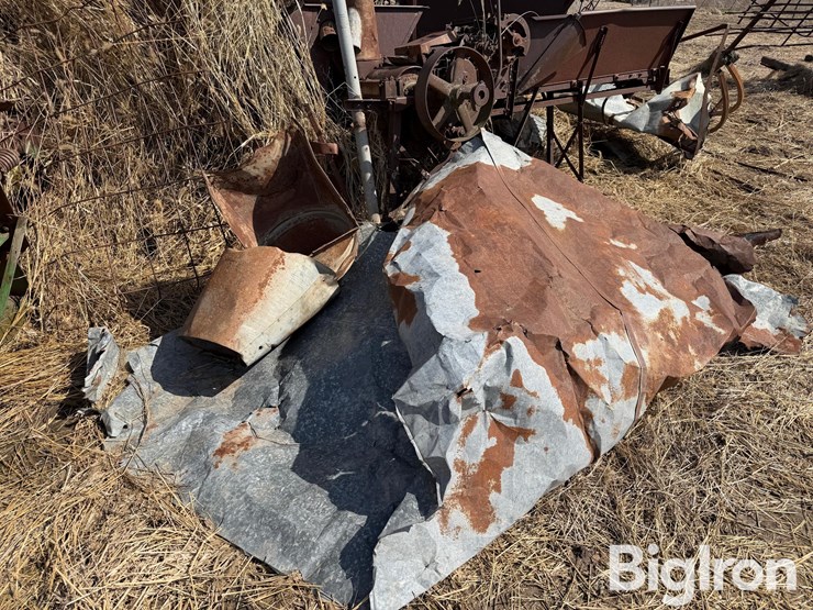 farm-scrap-metal-pile-image-16