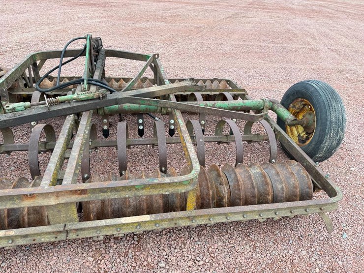 10-john-deere-10-image-19