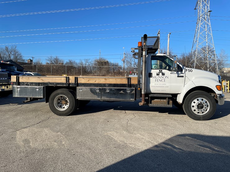 2009-ford-f750-xlt-image-4