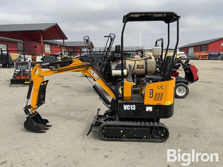 2025-massey-ferguson-730-image-8