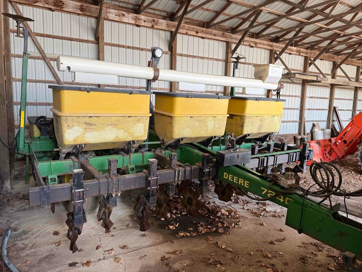 john-deere-7240-image-4