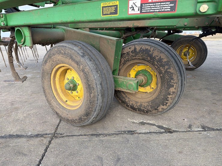 john-deere-726-image-25