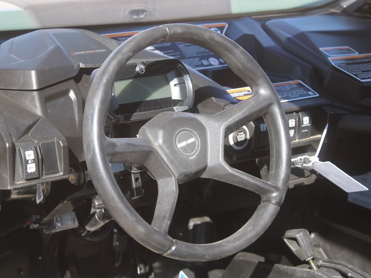 #1079-•-2022-can-am-commander-1000-with-cab-image-57